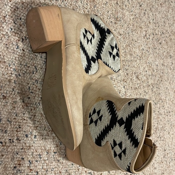 Booties!! - Picture 2 of 4